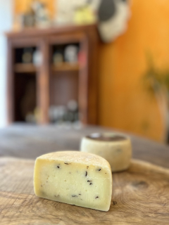 Toskánsky syr pecorino stagionato s hľuzovkou, 250g